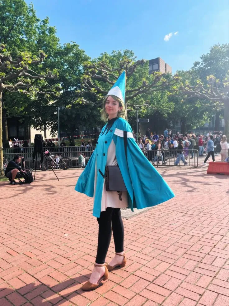 Witch Hat Atelier apprentice outfit cosplay teal cloak reference