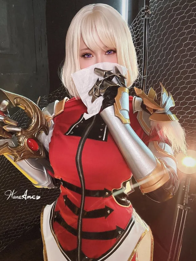 Cha Hae-in Solo Leveling cosplay sword white armor reference