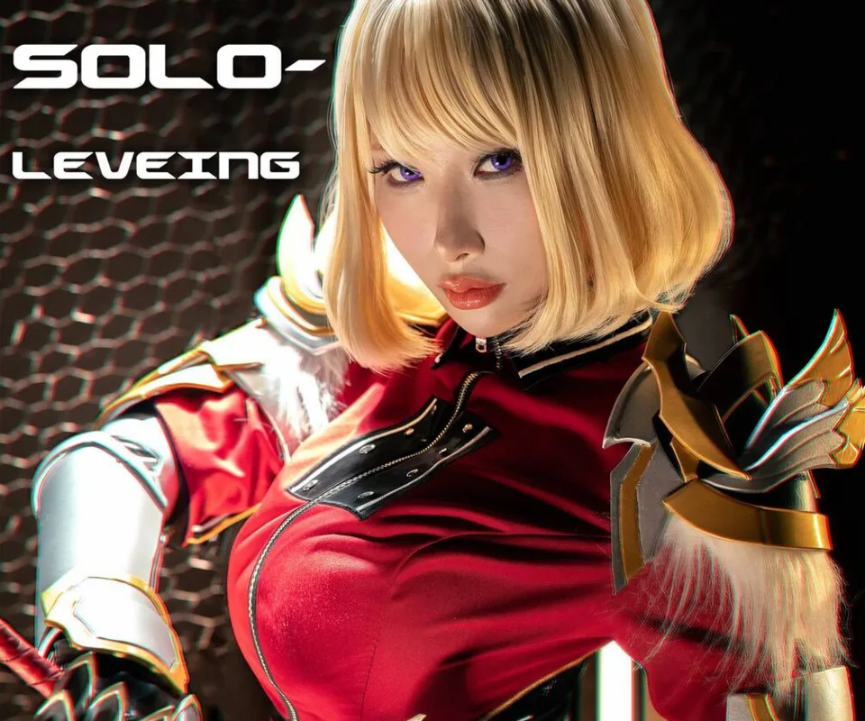 Cha Hae-in cosplay Solo Leveling full costume reference