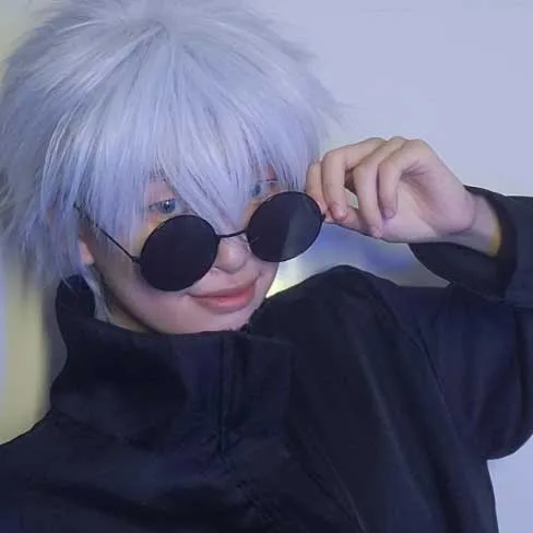 Satoru Gojo cosplay reference