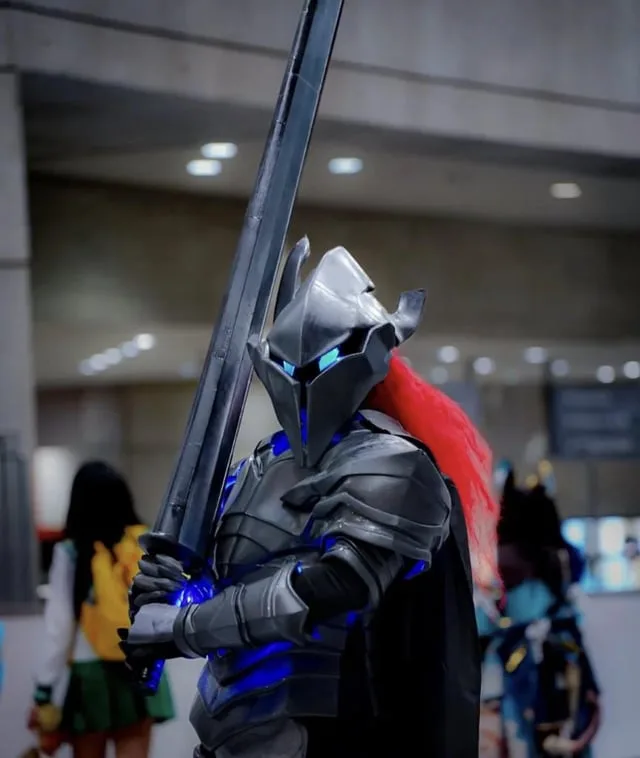 Igris shadow knight cosplay black armor purple glow reference