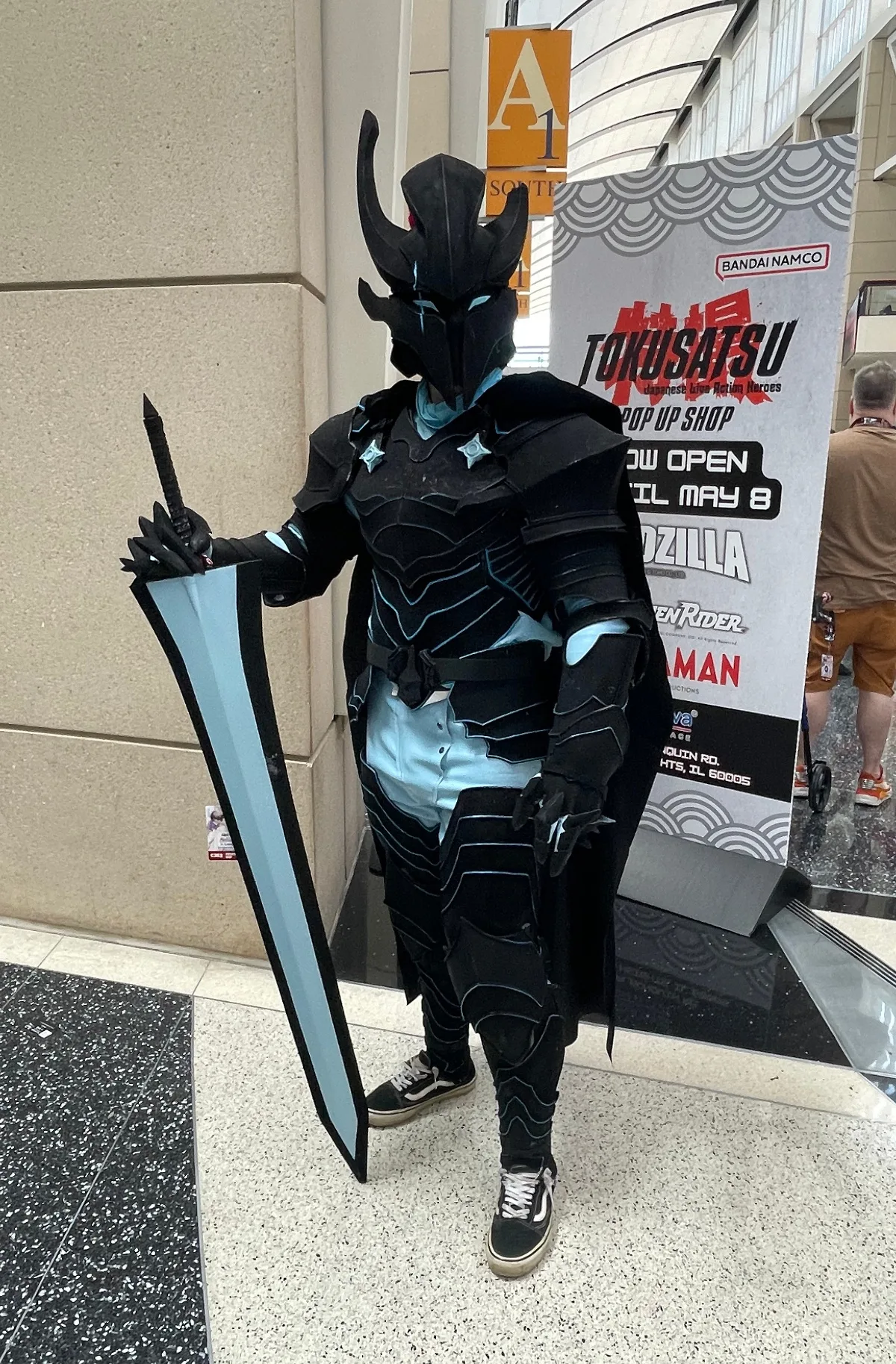 Igris shadow knight cosplay black armor purple glow reference