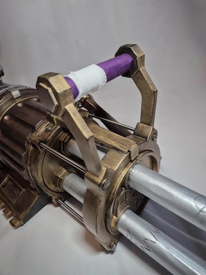 Jinx cosplay full outfit with Pow-Pow minigun reference