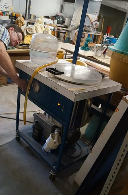 resin casting prop bubble prevention vacuum degassing technique reference