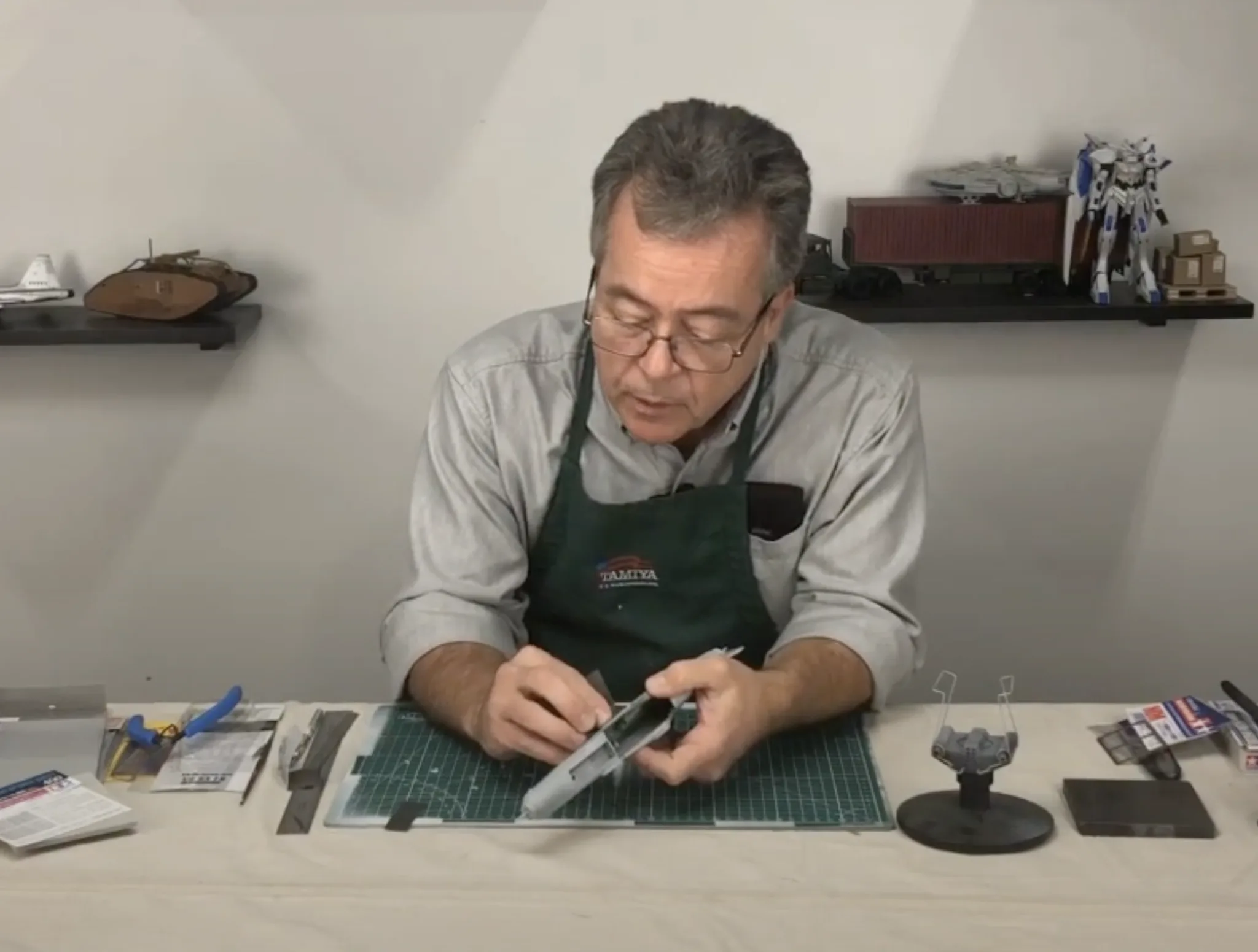 scale model seam filling sanding putty reference
