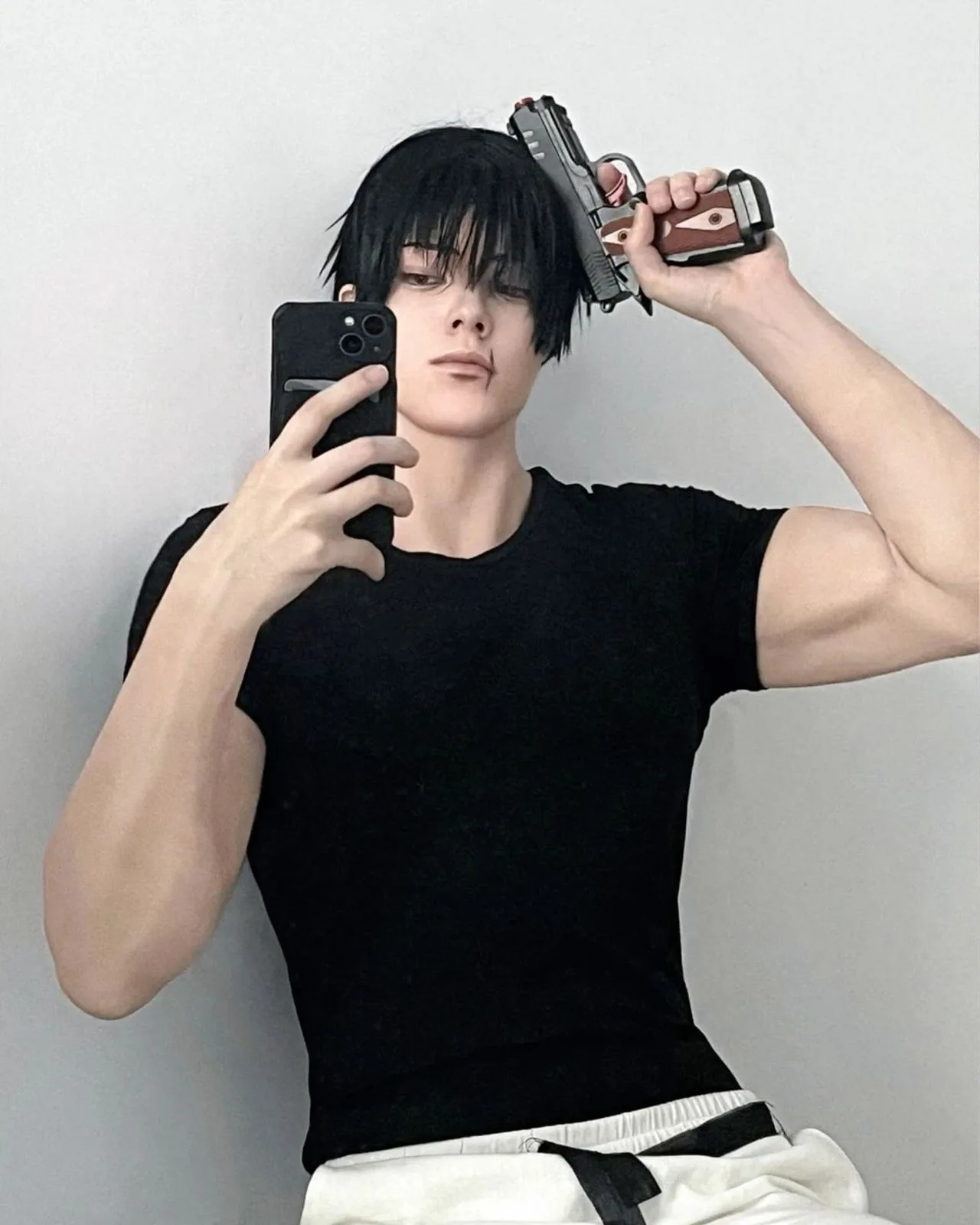 Toji Fushiguro cosplay reference